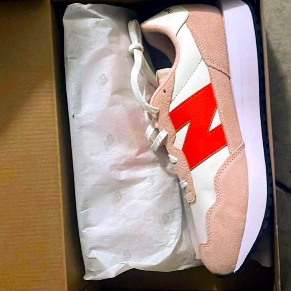 New Balance 237 oyster pink mars red Size 7 kids